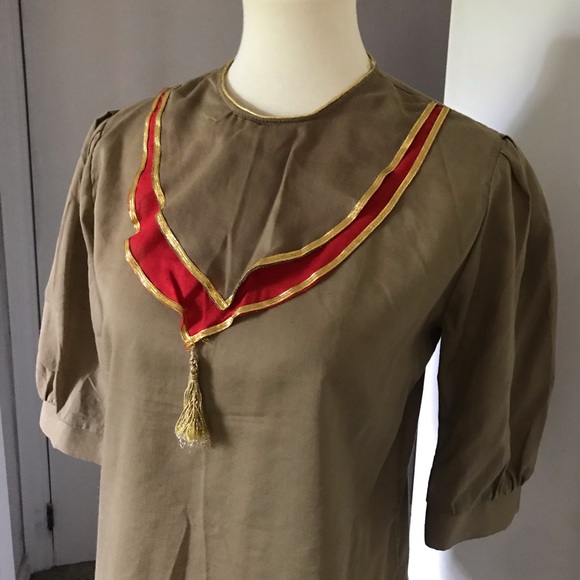 Vintage, super cute and unique, army green top - Picture 2 of 6